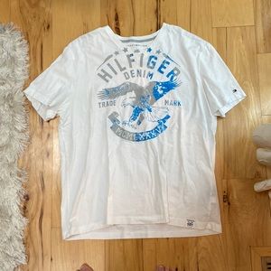 Tommy Hilfiger v neck graphic tee XL